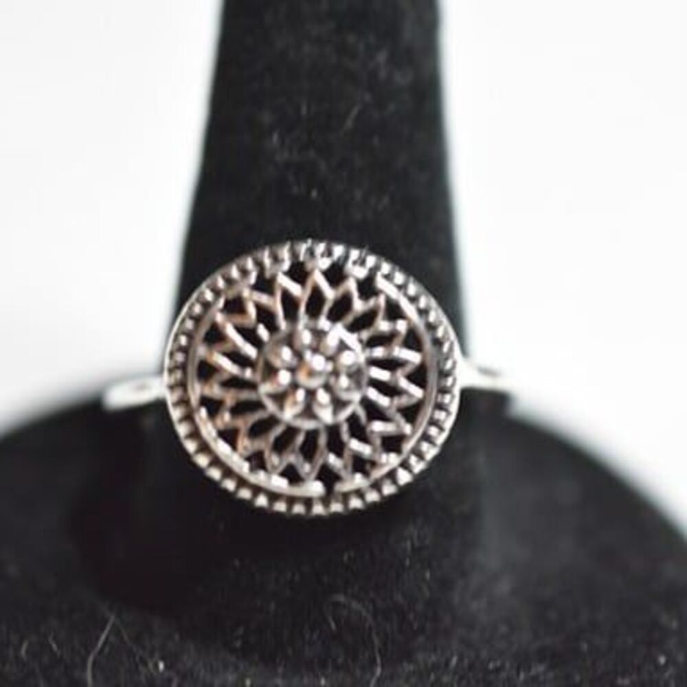 Sacred Mandala Flower Silver Tone Metal Alloy Size 6 & 7 Fairy Cottagecore Ring